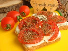 Fesleğenli Domatesli Ekmek Dilimleri