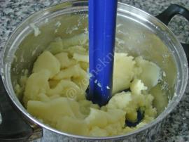 Yoğurt Soslu Patates Topları