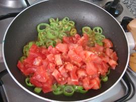 Domates Soslu Kepekli Makarna