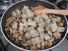 Enginarlı Mantar Kavurması