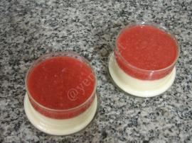 Çilek Soslu Muhallebi