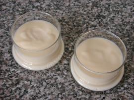 Çilek Soslu Muhallebi