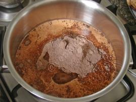 İki Renkli Bisküvili Pasta