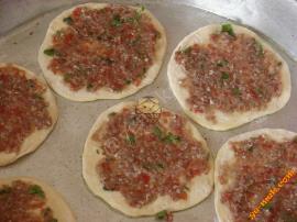 Ev Usulü Kıymalı Lahmacun