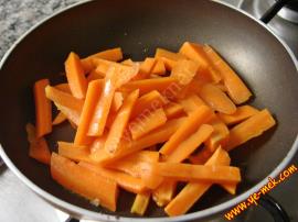 Sebzeli Yoğurtlu Tavuk Salatası