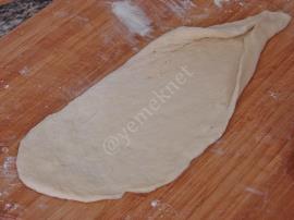 Tereyağlı Kaşarlı Ev Pidesi