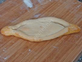 Tereyağlı Kaşarlı Ev Pidesi