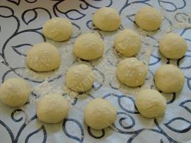 Üç Kabartma Tozlu Poğaça