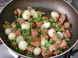 Arpacık Soğanlı Et Kavurma