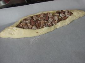 Kavurmalı Kaşarlı Karadeniz Pidesi