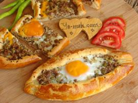 Kıymalı Yumurtalı Karadeniz Pidesi