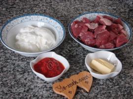 Yoğurt Soslu Salçalı Et Sote