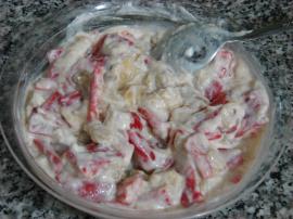 Közlenmiş Kırmızı Biberli Patlıcan Salatası