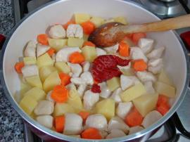 Arpacık Soğanlı Tavuk Yahnisi