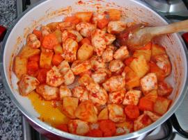 Arpacık Soğanlı Tavuk Yahnisi