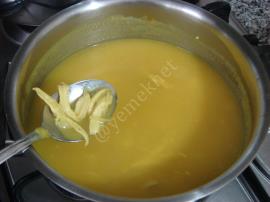 Zerdeçallı Tavuk Çorbası