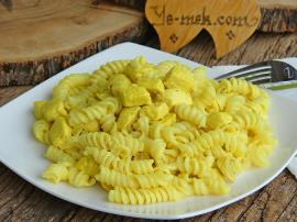 Zerdeçallı Tavuklu Makarna