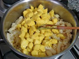 Zerdeçallı Tavuklu Makarna