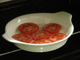 Fırında Kahvaltılık Domates Dilimleri