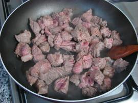 Ispanak Yatağında Et Sote