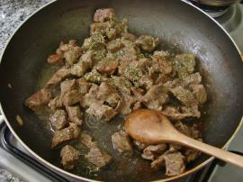 Ispanak Yatağında Et Sote