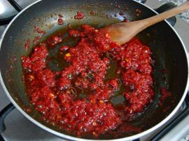 Salça Soslu Kıymalı Makarna