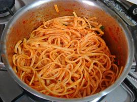 Salça Soslu Kıymalı Makarna