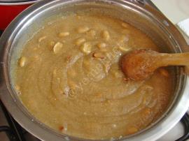 Yer Fıstıklı İrmik Helvası