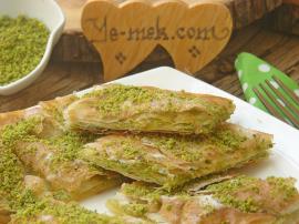 Baklavalık Yufkadan Fıstıklı Katmer