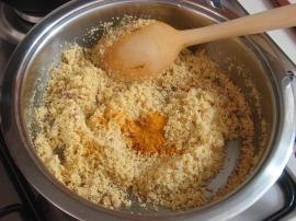 Zerdeçallı (Safranlı) İrmik Helvası