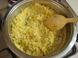 Zerdeçallı (Safranlı) İrmik Helvası