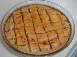 Ev Yapımı Antep Fıstıklı Baklava