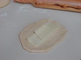 Kaşar Peynirli İçli Simit