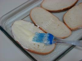 Yoğurtlu Ekmek Dilimleri