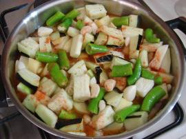 Enginar Çanağında Etli Türlü Yemeği