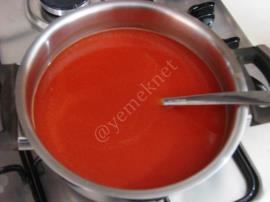 Erişteli Domates Çorbası