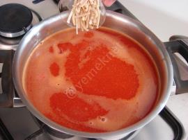 Erişteli Domates Çorbası