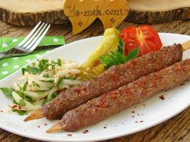 Ev Usulü Acılı Adana Kebap