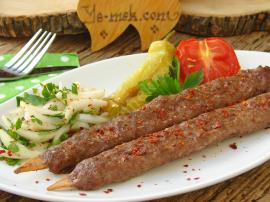 Ev Usulü Acılı Adana Kebap