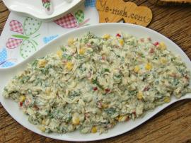 Yoğurtlu Tavuklu Arpa Şehriye Salatası