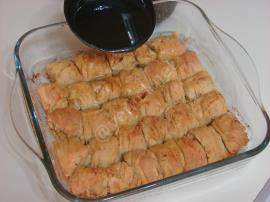 Ev Yapımı Cevizli Büzme Baklava