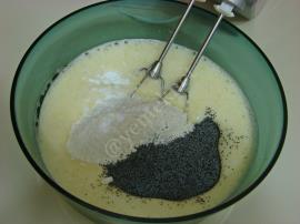 Haşhaşlı Revani Tatlısı