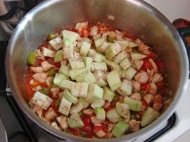 Tavuklu Türlü Yemeği