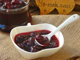 Ev Yapımı Vişne Reçeli