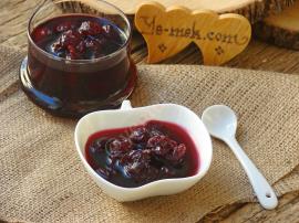 Ev Yapımı Vişne Reçeli