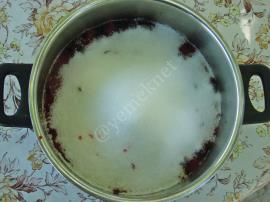 Ev Yapımı Vişne Reçeli