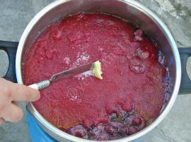 Ev Yapımı Vişne Reçeli