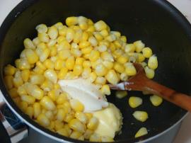 Bardakta Peynir Soslu Mısır