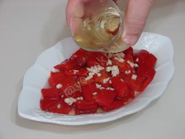 Sirkeli Közlenmiş Kırmızı Biber Salatası