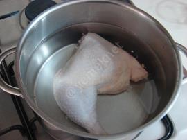 Arpa Şehriyeli Tavuk Çorbası